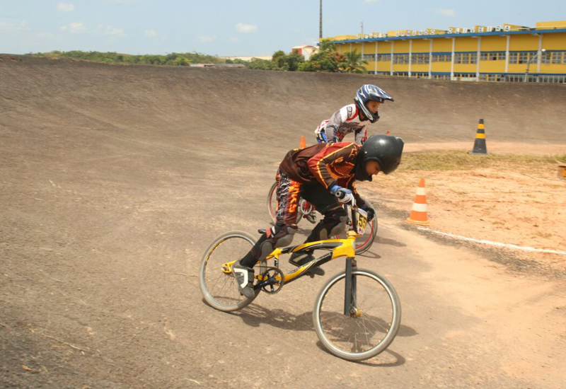 Camaçari realiza campeonato de bicicross