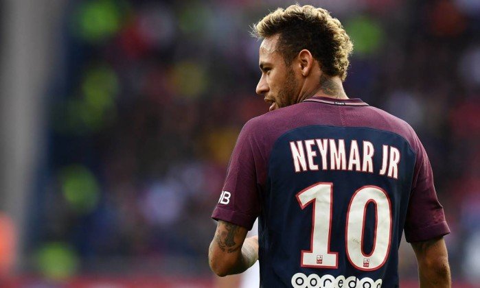 Real volta a insistir para contratar Neymar