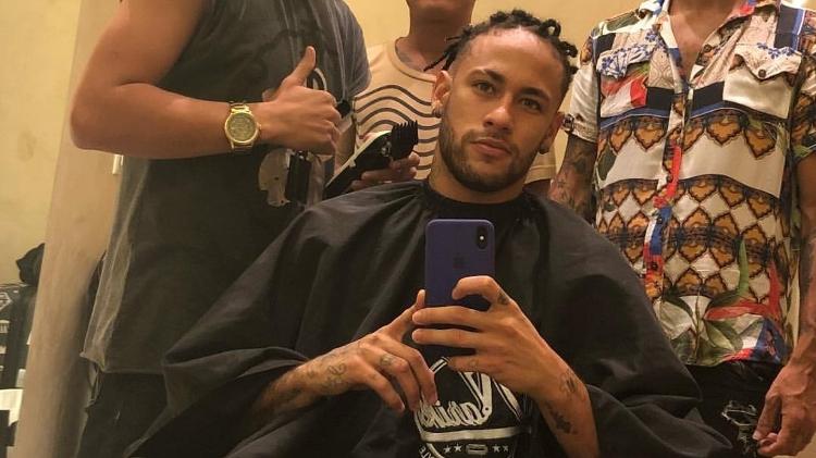 Neymar muda visual com corte de cabelo