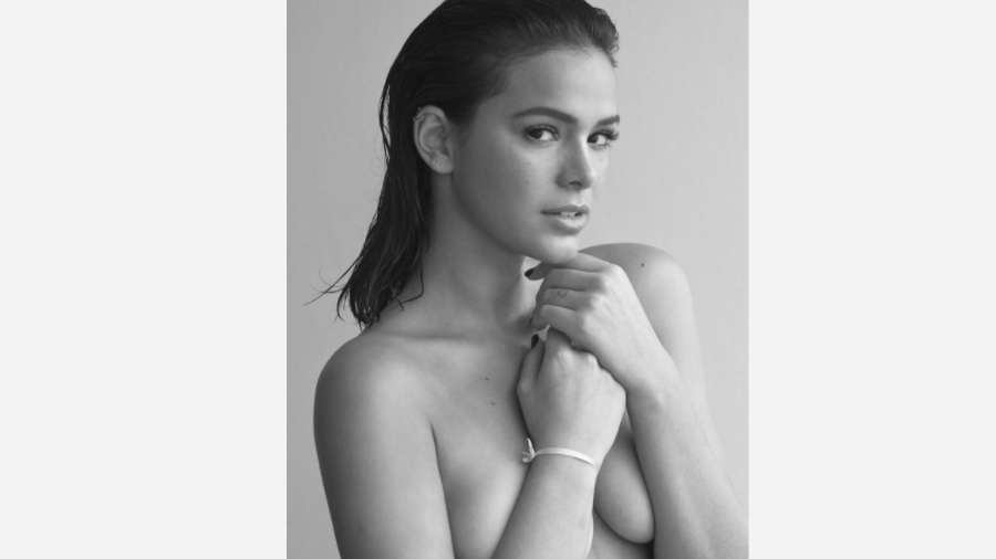 Bruna Marquezine faz foto de topless e enlouquece fãs