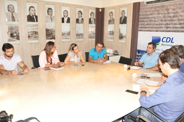 Prefeitura de Barreiras e CDL dialogam sobre uso dos espaços públicos