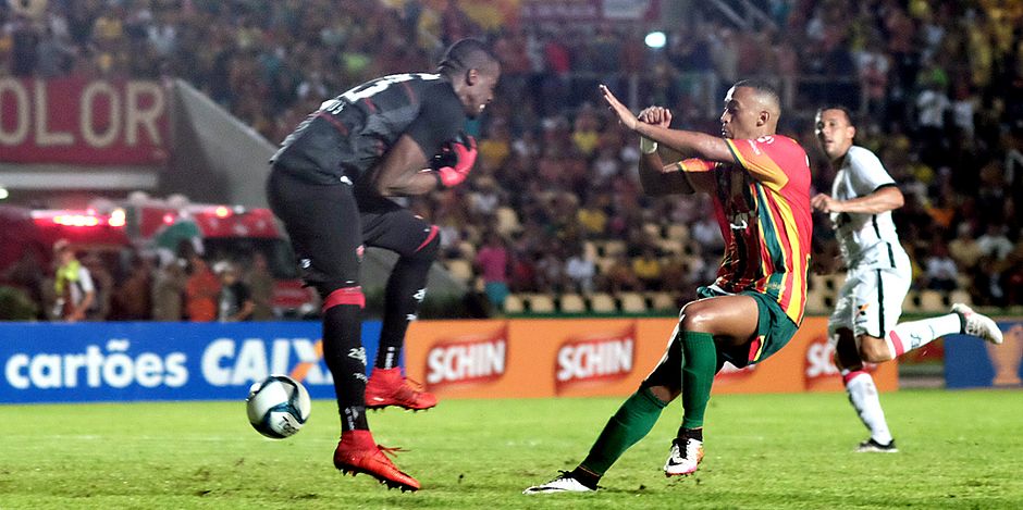 Sampaio Corrêa goleia o Vitória pela Copa do Nordeste