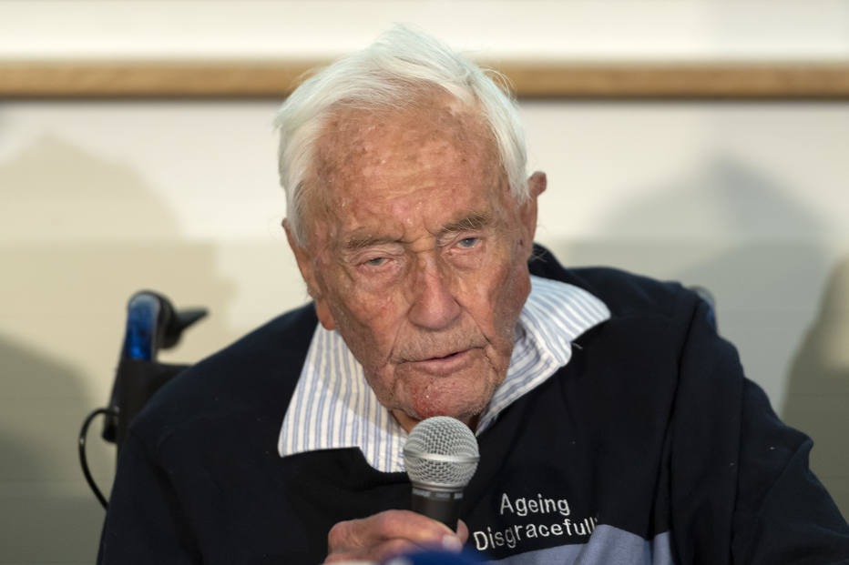Cientista australiano morre aos 104 anos por suicídio assistido
