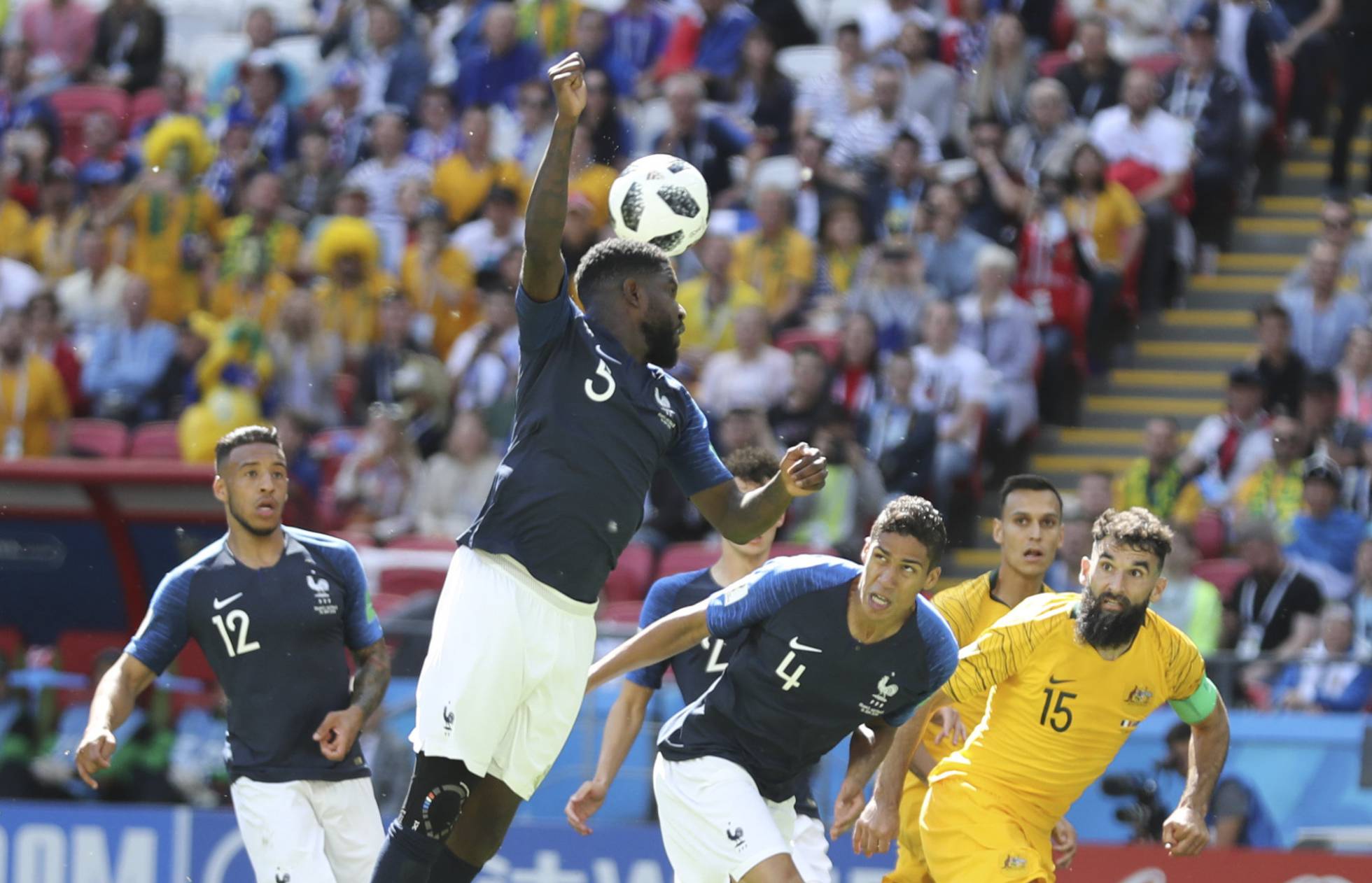 Com a ajuda do árbitro de vídeo, França derrota a Austrália – Bahia em