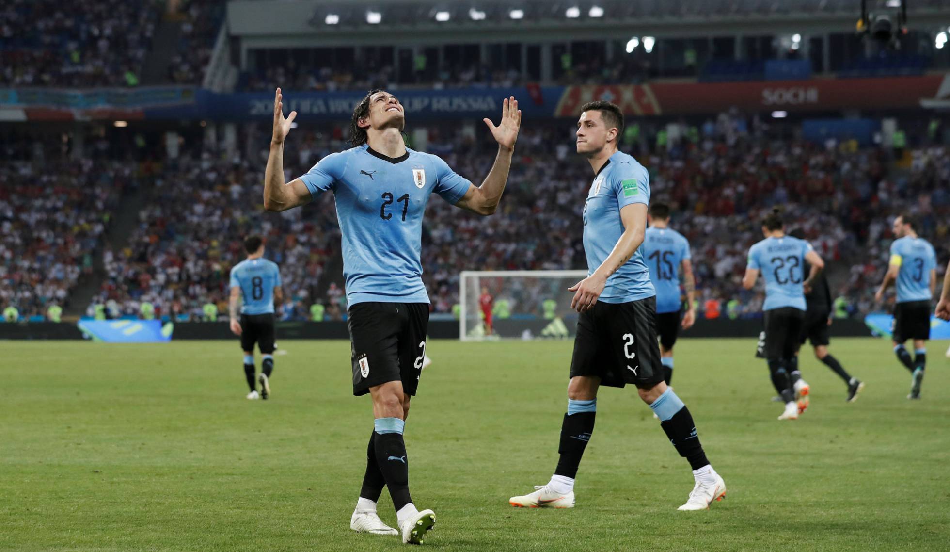 Cavani marca dois gols e Uruguai tira Cristiano Ronaldo da Copa