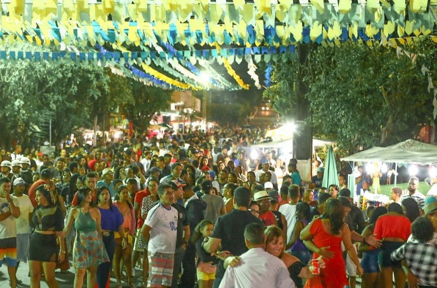 Festa em Camaçari anima público forrozeiro