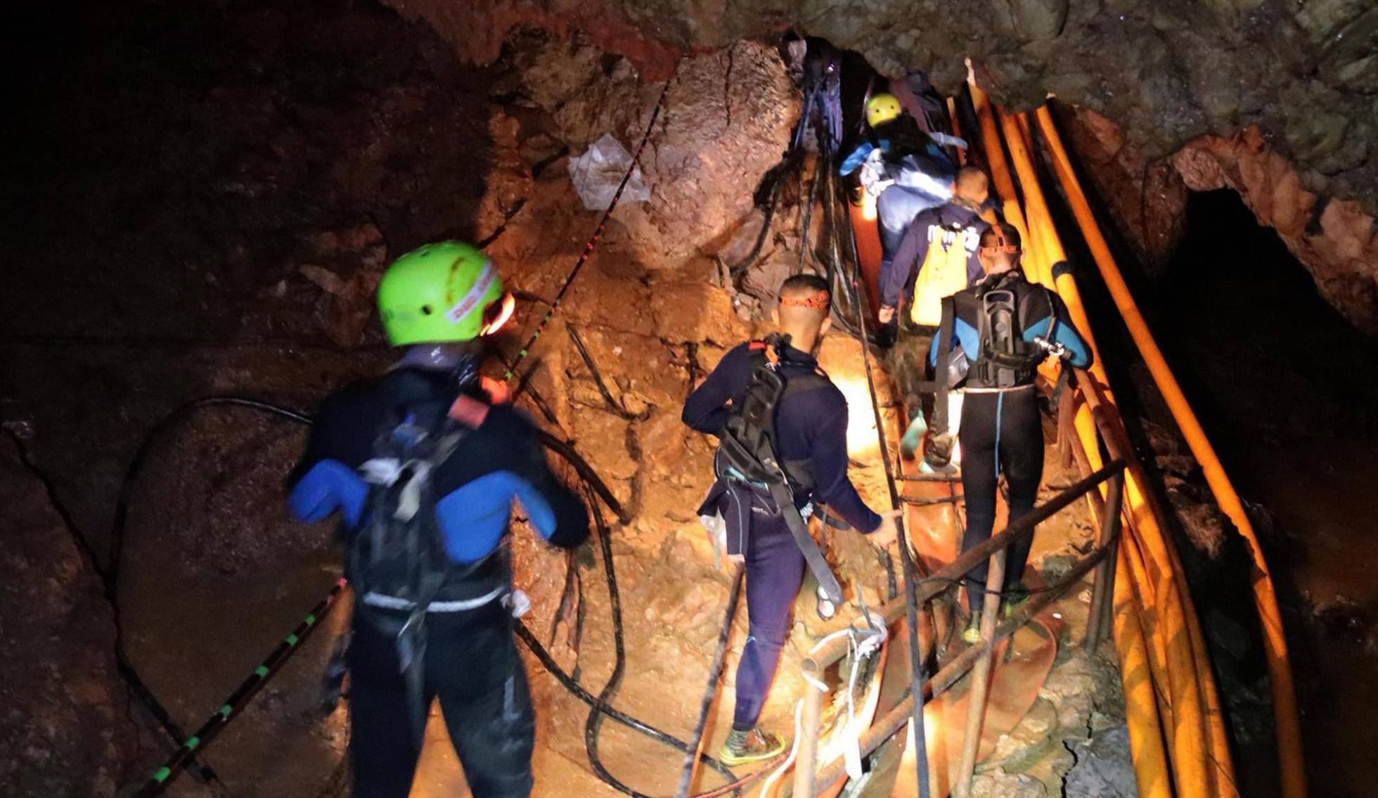 Resgatados os primeiros meninos tailandeses presos em caverna
