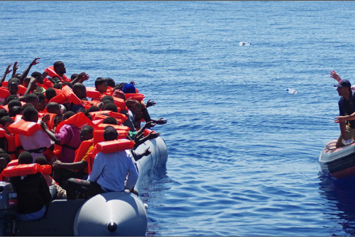 Mortes de imigrantes no Mar Mediterrâneo chegam a quase 1,5 mil este ano