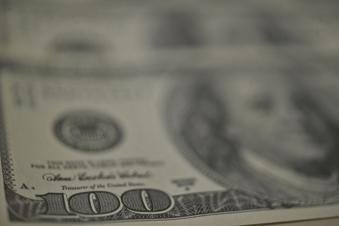 Dólar bate R$ 3,90, maior valor para venda desde 5 de julho