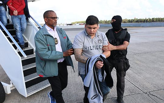 Quadrilha internacional é presa sob suspeita de roubar joalheria no Barra