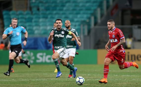 Bahia segura Palmeiras e decide vaga em São Paulo