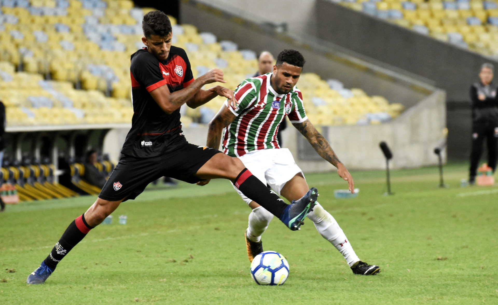 Vitória conquista ponto importante contra o Fluminense