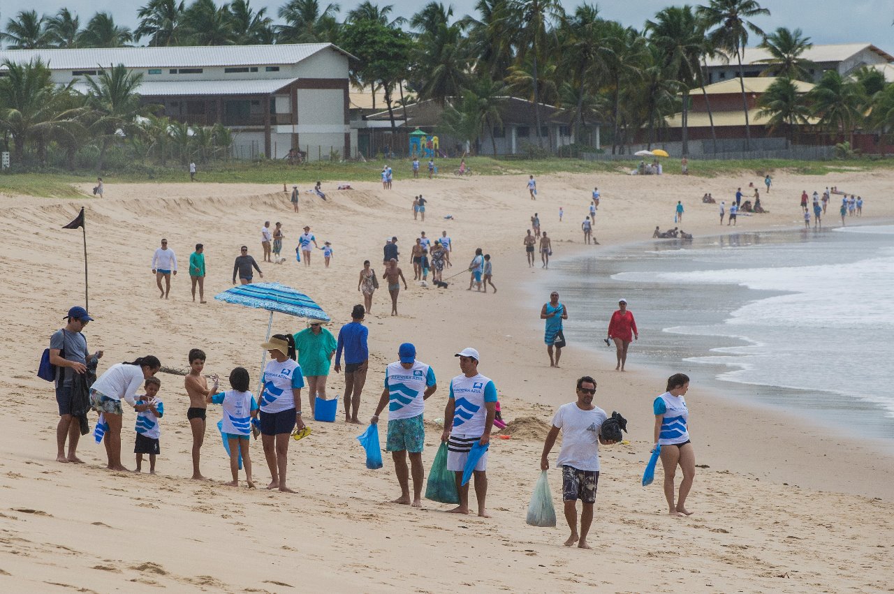 Costa de Camaçari busca o selo de qualidade Bandeira Azul