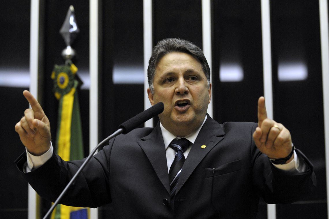 TSE julga Garotinho inelegível e o afasta de campanha no Rio