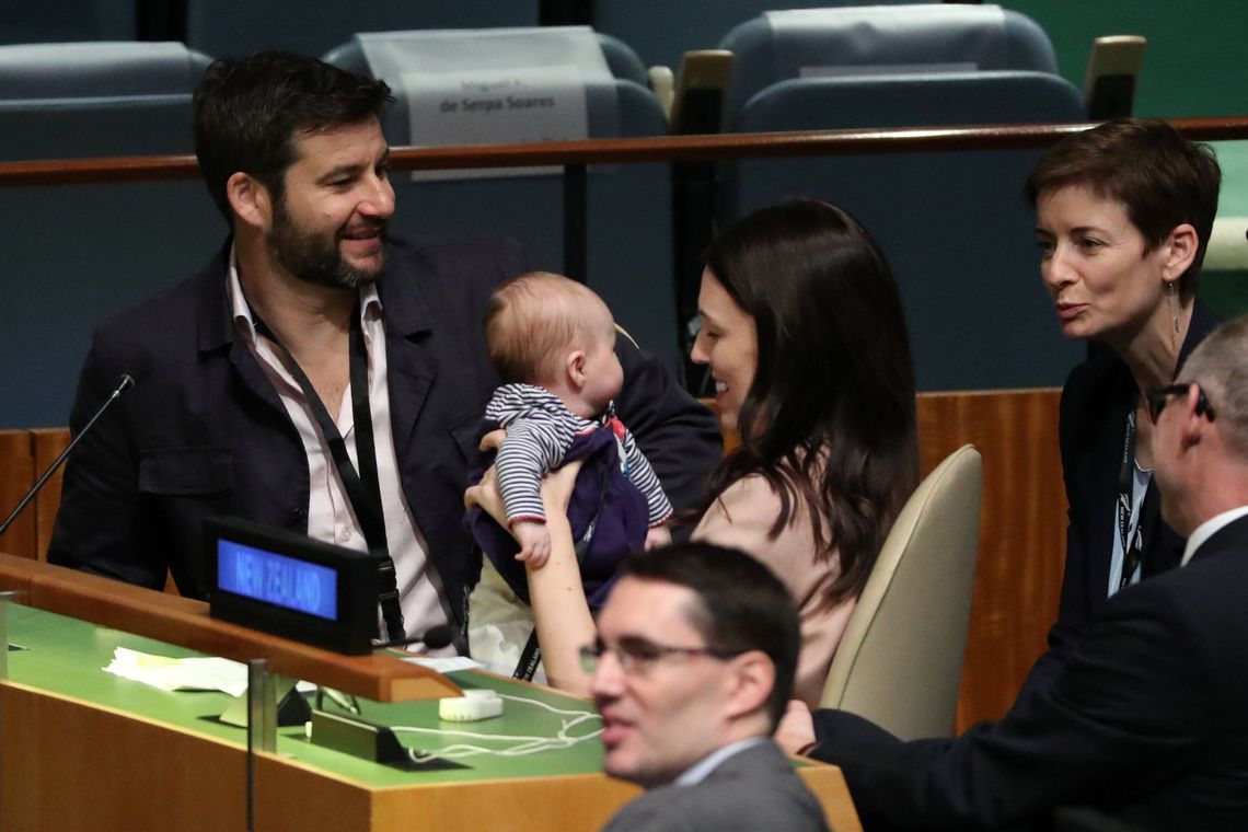 Primeira-ministra leva bebê para Assembleia da ONU