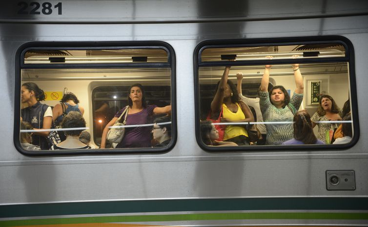 Casos de assédio em trem são enquadrados como importunação sexual