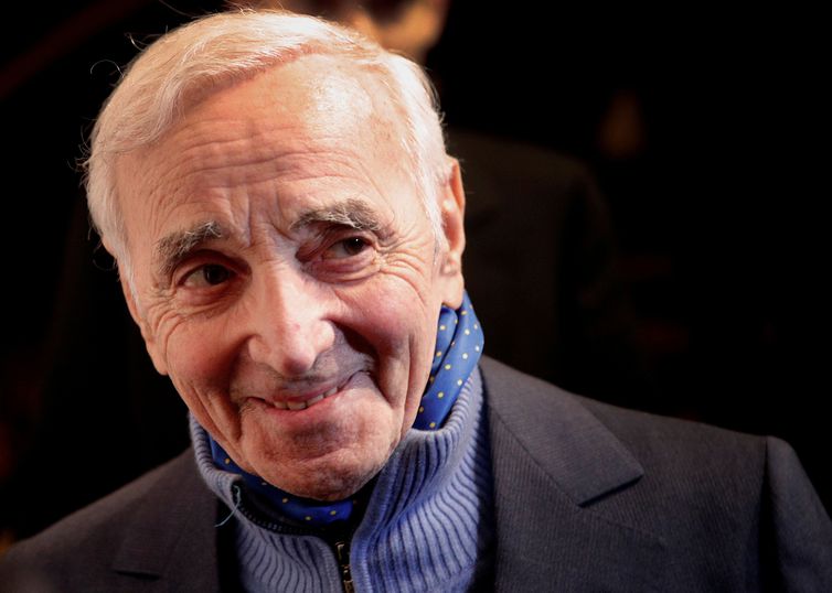 Charles Aznavour morre na França aos 94