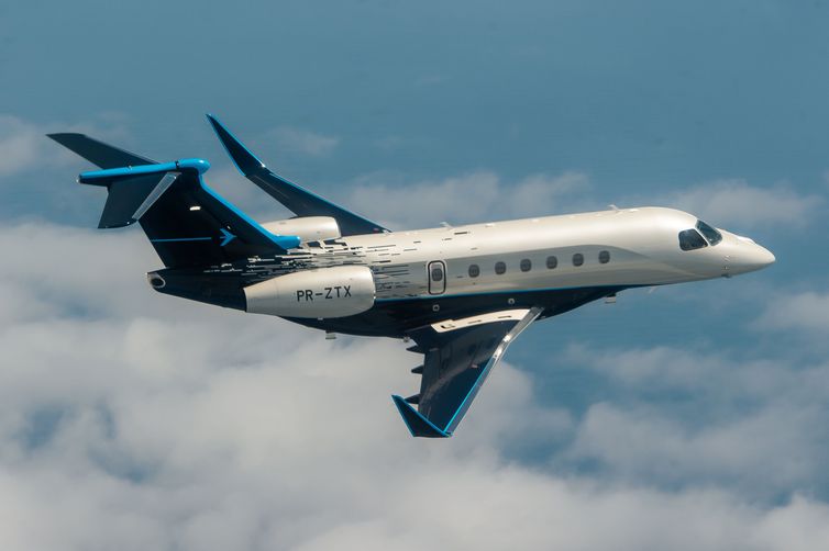 Embraer lança dois modelos de aviões executivos