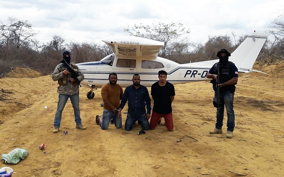 Polícia apreende avião que transportava drogas para a Bahia