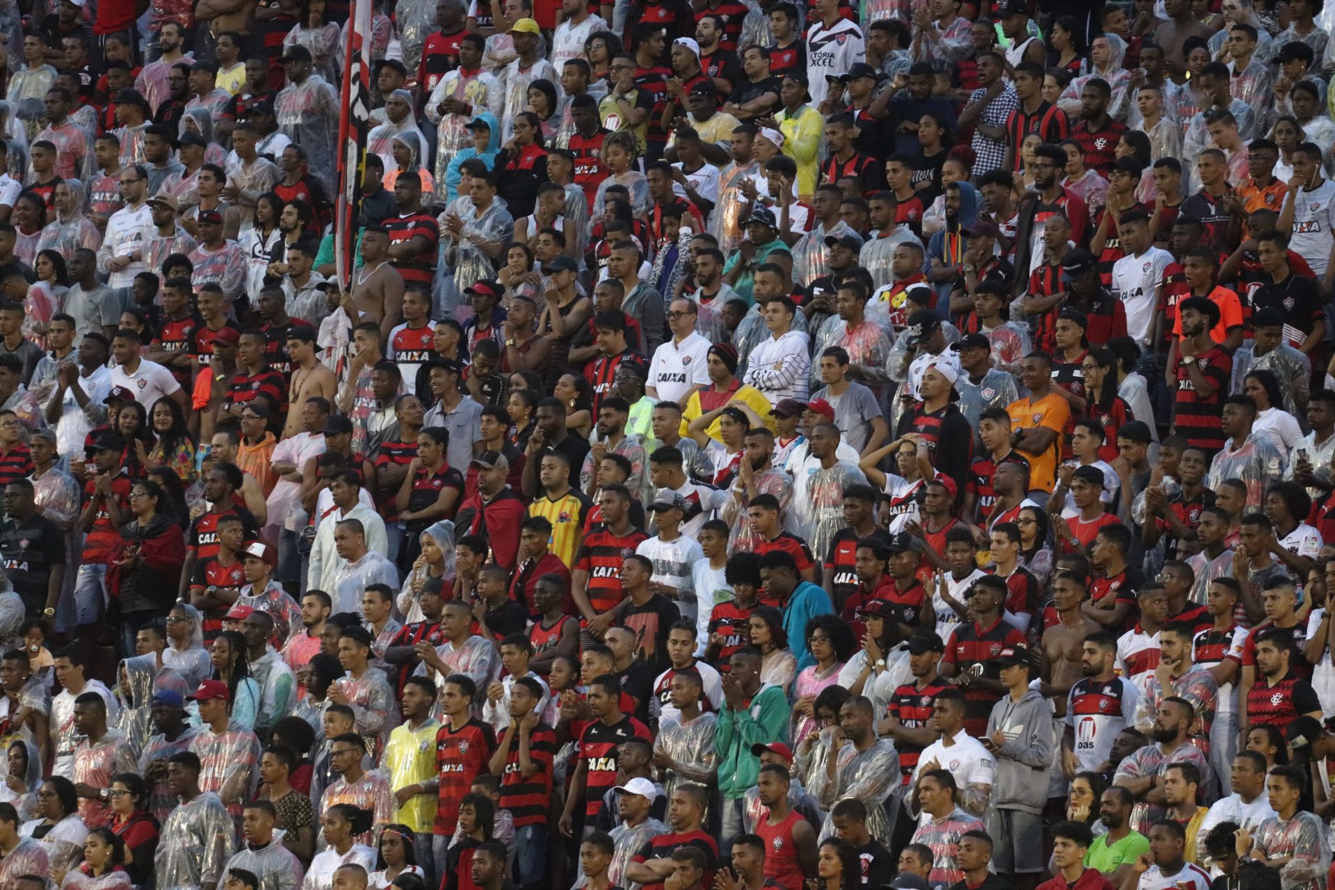 Vitória vende ingressos a R$ 10 para o jogo contra o São Paulo