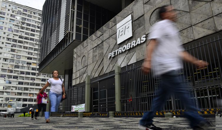 Petrobras segura os preços dos combustíveis