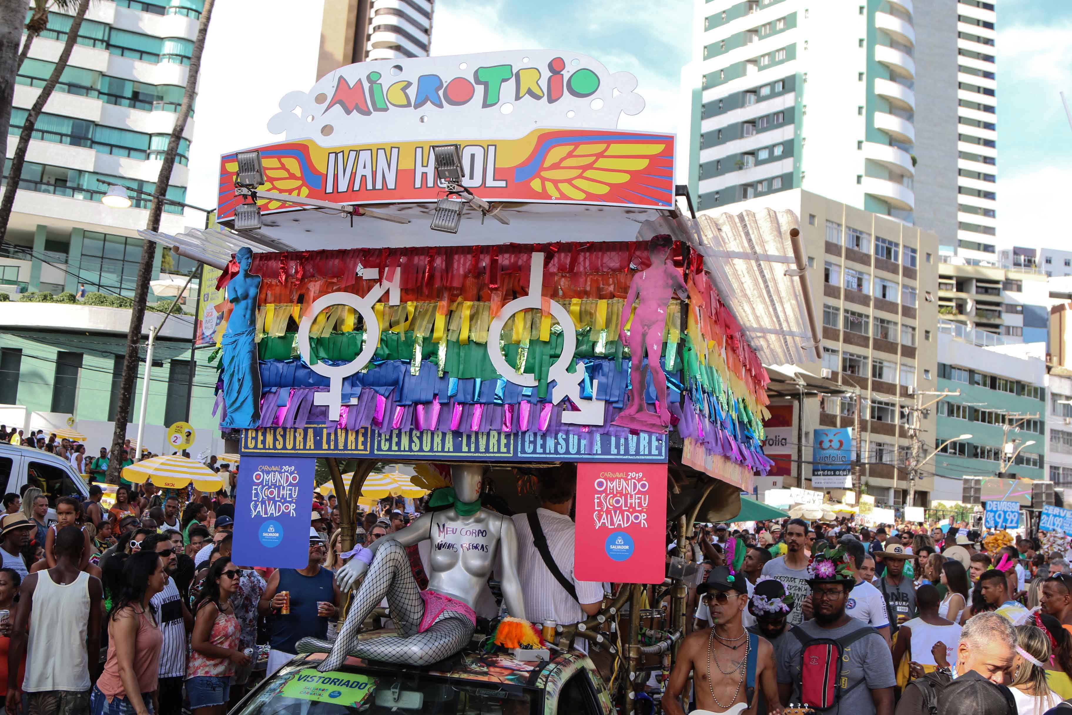 Pré-Carnaval atrai mais de dois milhões de foliões