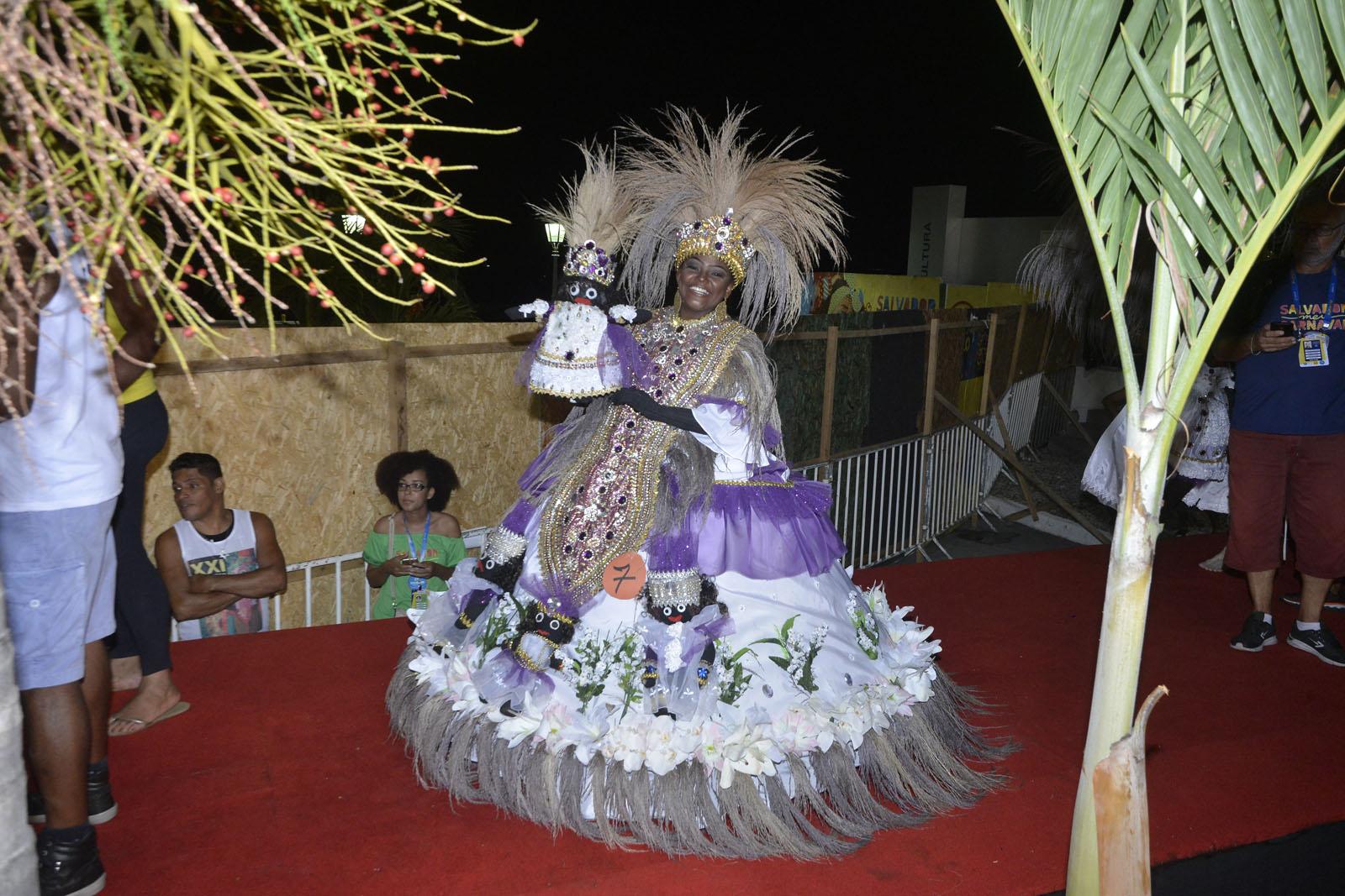 Hoje tem concurso de fantasia LGBT no Carnaval