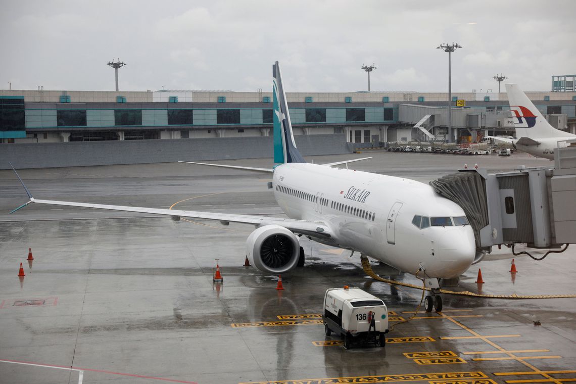 Boeing suspende operações de aeronaves do modelo que caiu na Etiópia