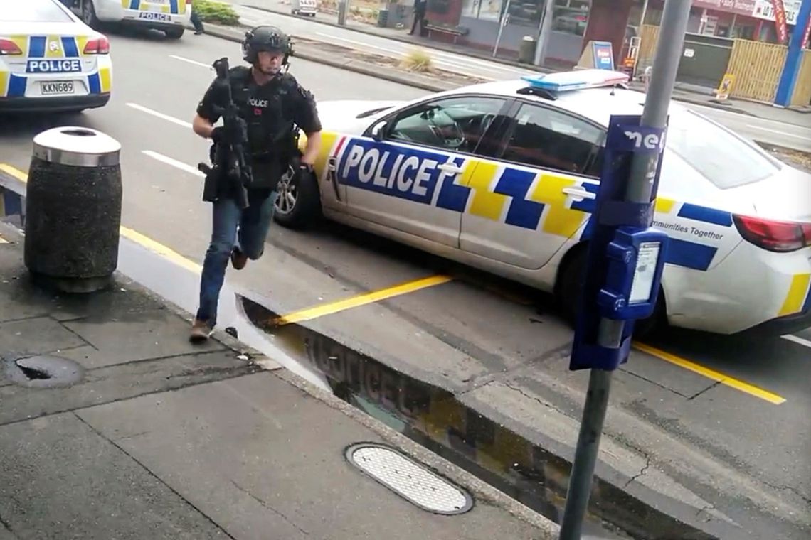 Ataques a duas mesquitas deixam 49 mortos na Nova Zelândia