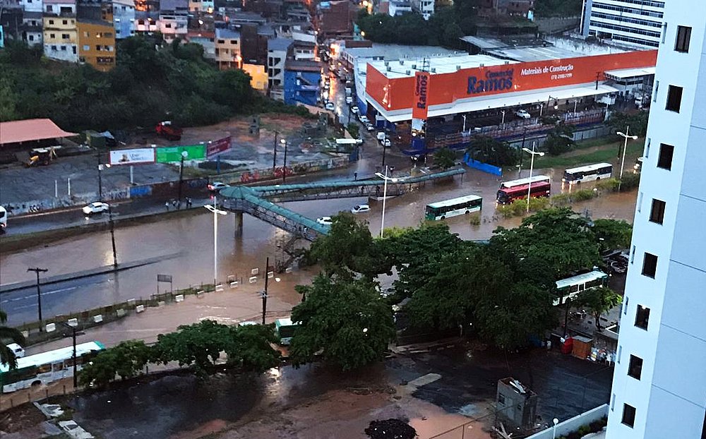 Chuvas provocam transtornos em Salvador