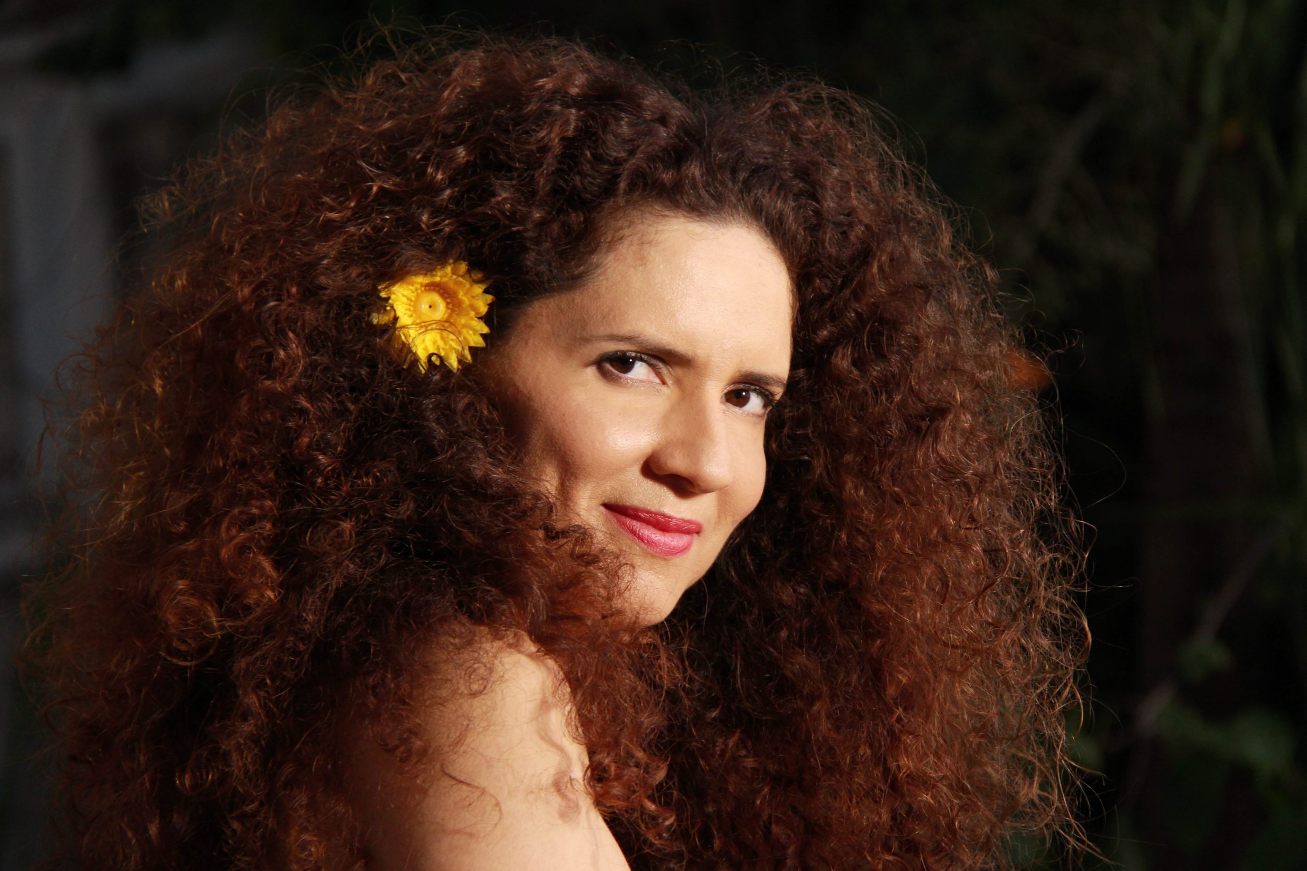 Cláudia Cunha canta sucessos de Gal Costa em show de homenagem às mulheres