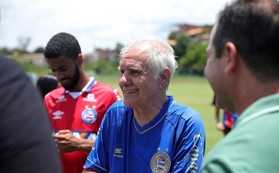 Bahia homenageia Evaristo de Macedo, técnico campeão Brasileiro em 88