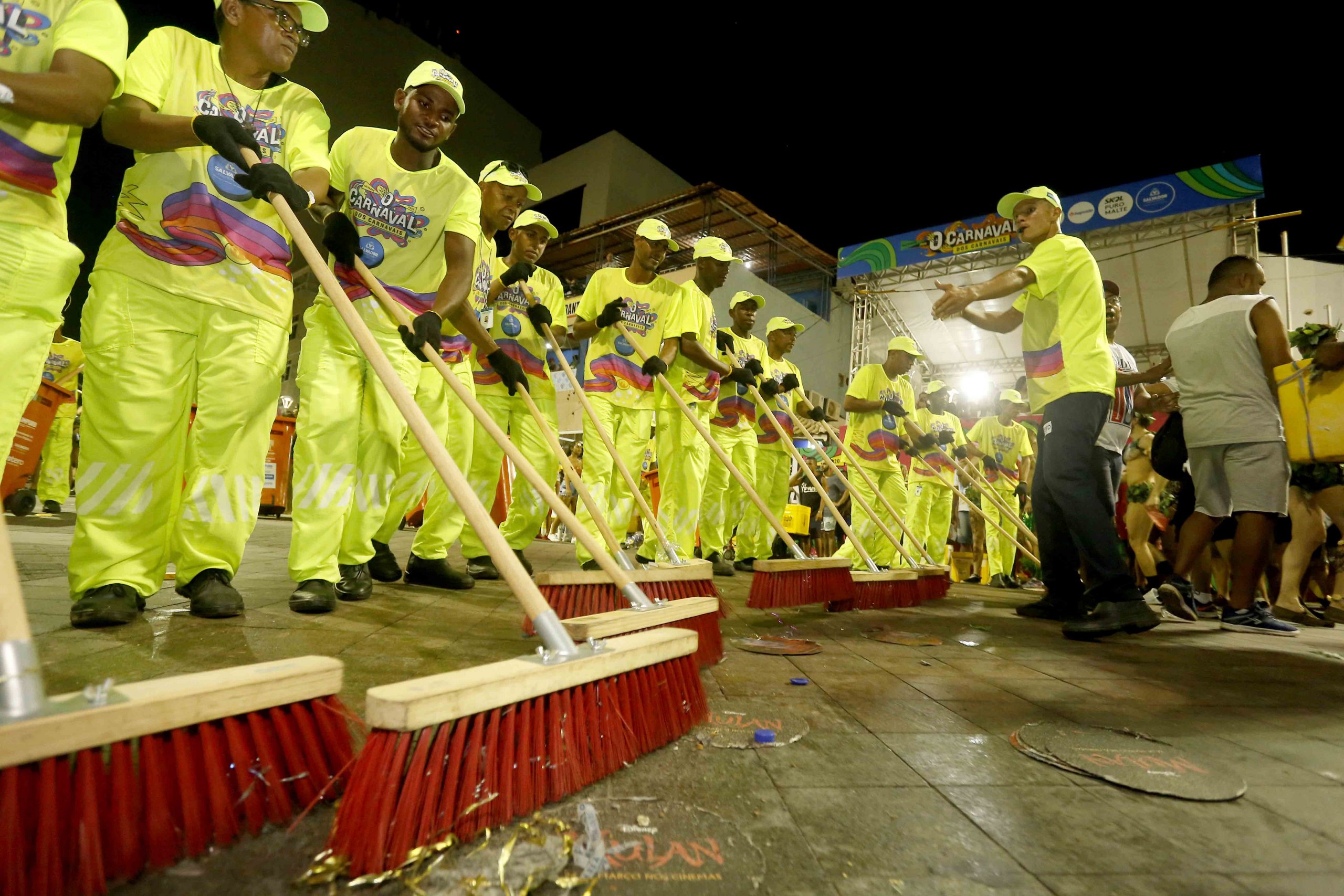 Carnaval de Salvador já acumula 436 toneladas de lixo