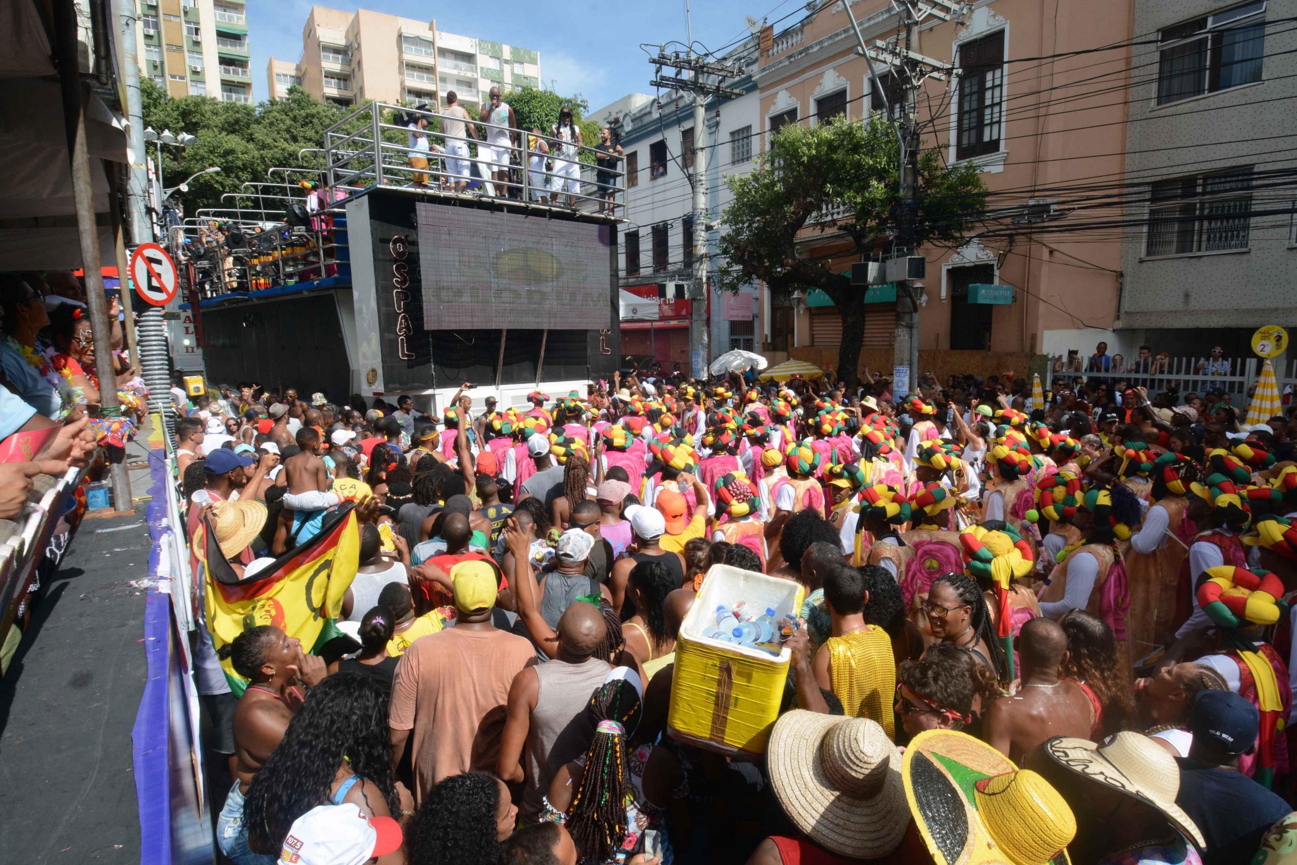 Prefeitura anuncia apoio a entidades negras que desfilam no Carnaval