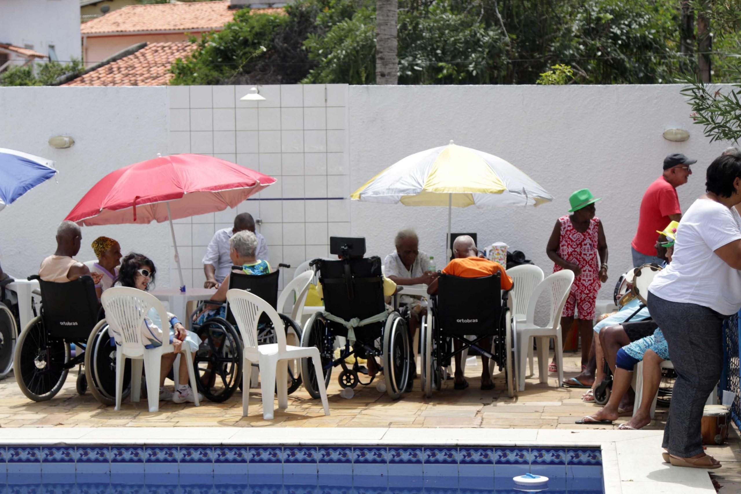 Famílias evitam visitas a parentes em abrigo por conta do coronavírus