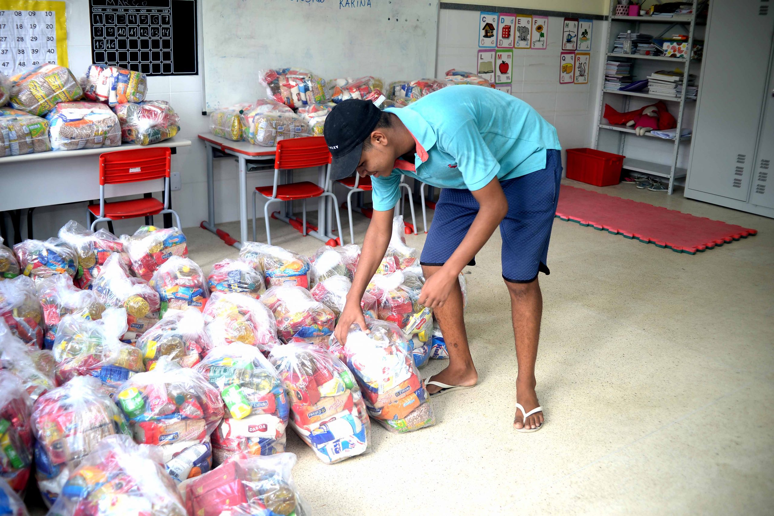 Prefeitura inicia mais uma etapa de entrega de cestas básicas