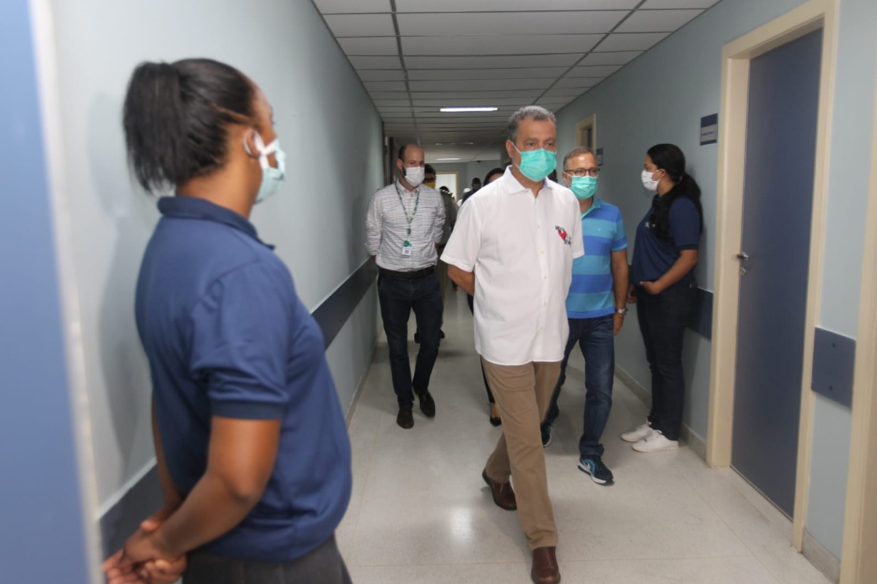 Governador faz última visita antes da reabertura do Hospital Espanhol