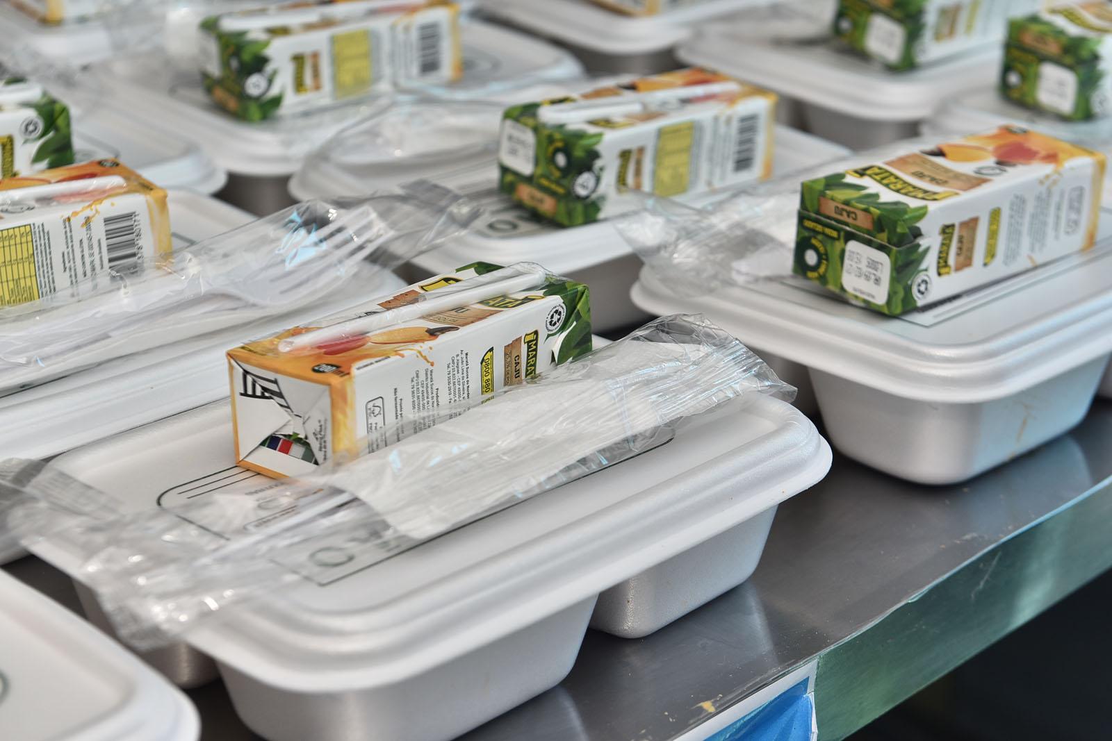 Prefeitura já distribuiu 100 mil refeições para população carente