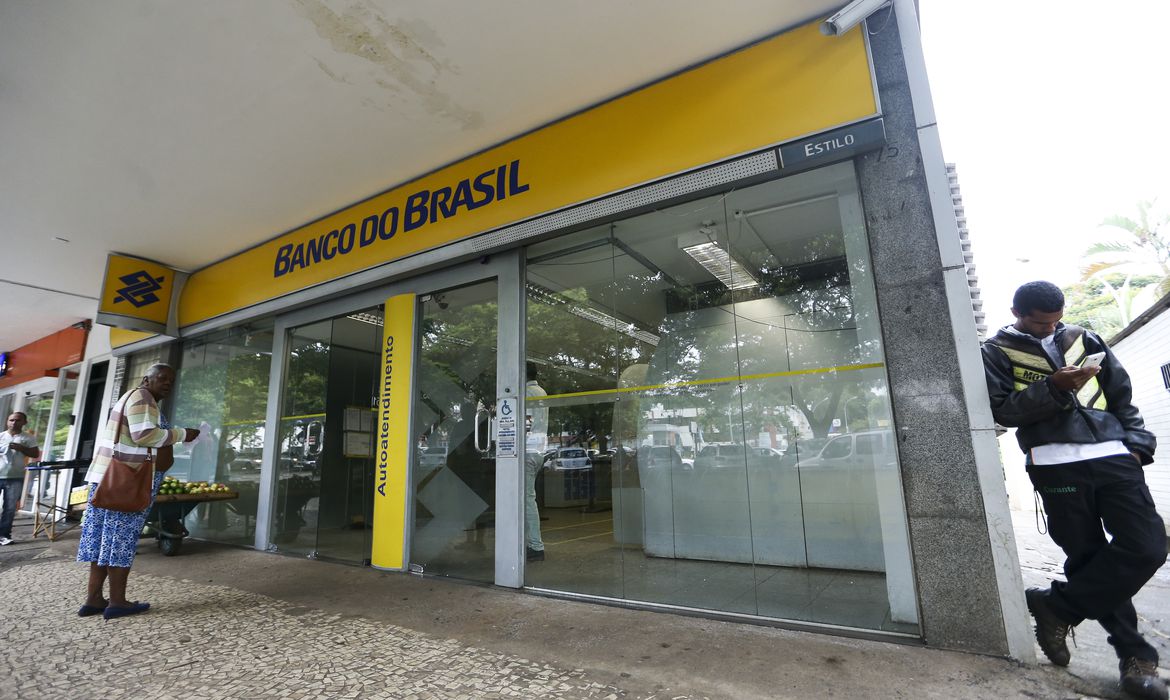 Agência do Banco do Brasil é interditada por causar aglomeração