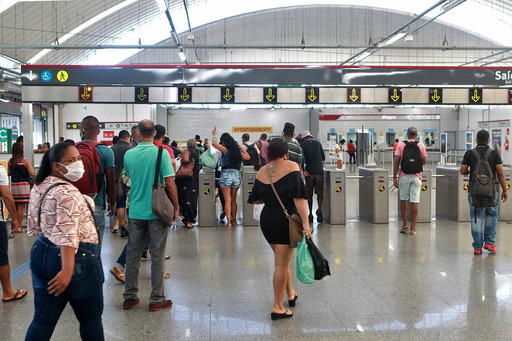 Câmeras monitoram temperatura de passageiros no metrô de Salvador