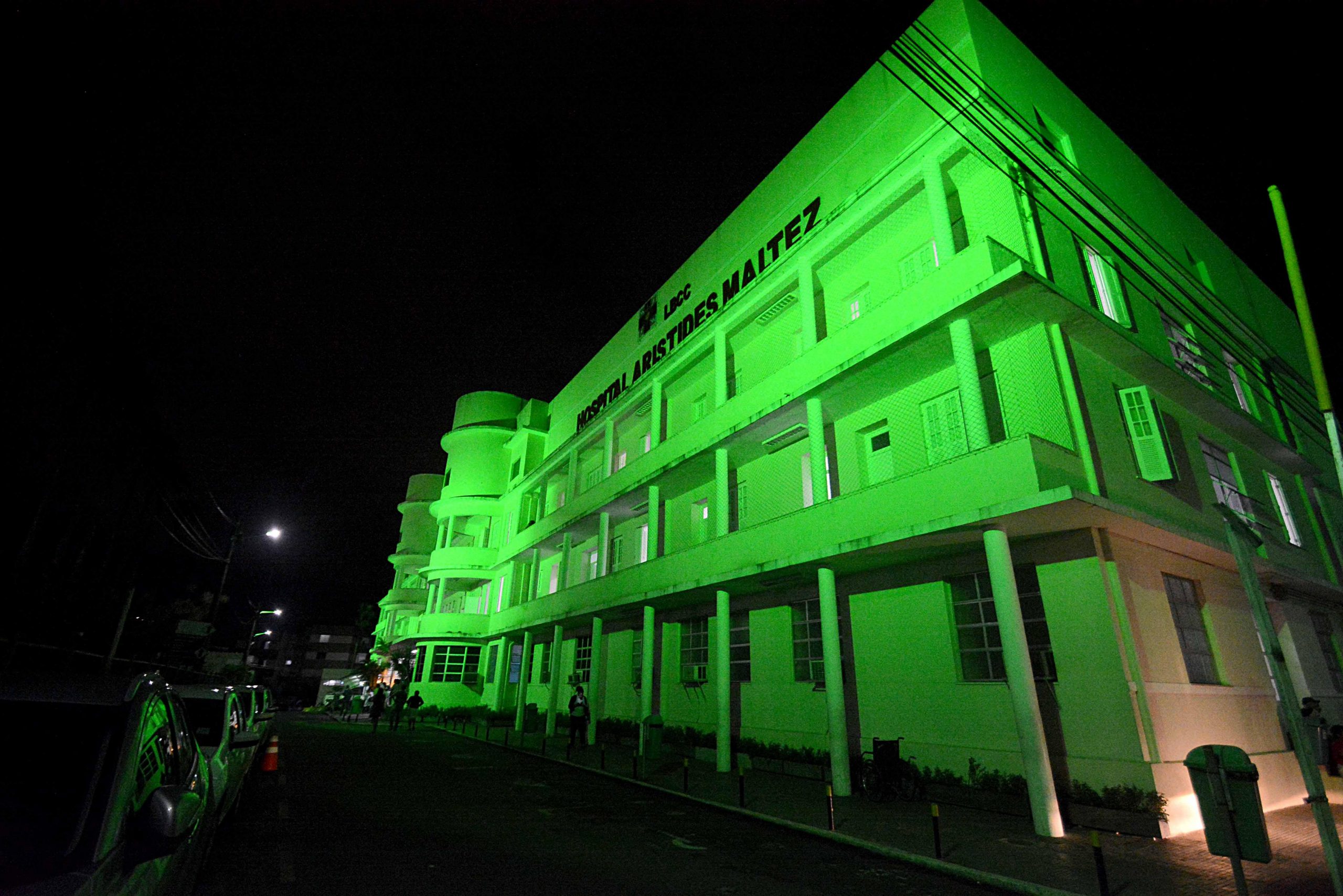 Julho Verde é lembrado em iluminação no Farol da Barra e HAM