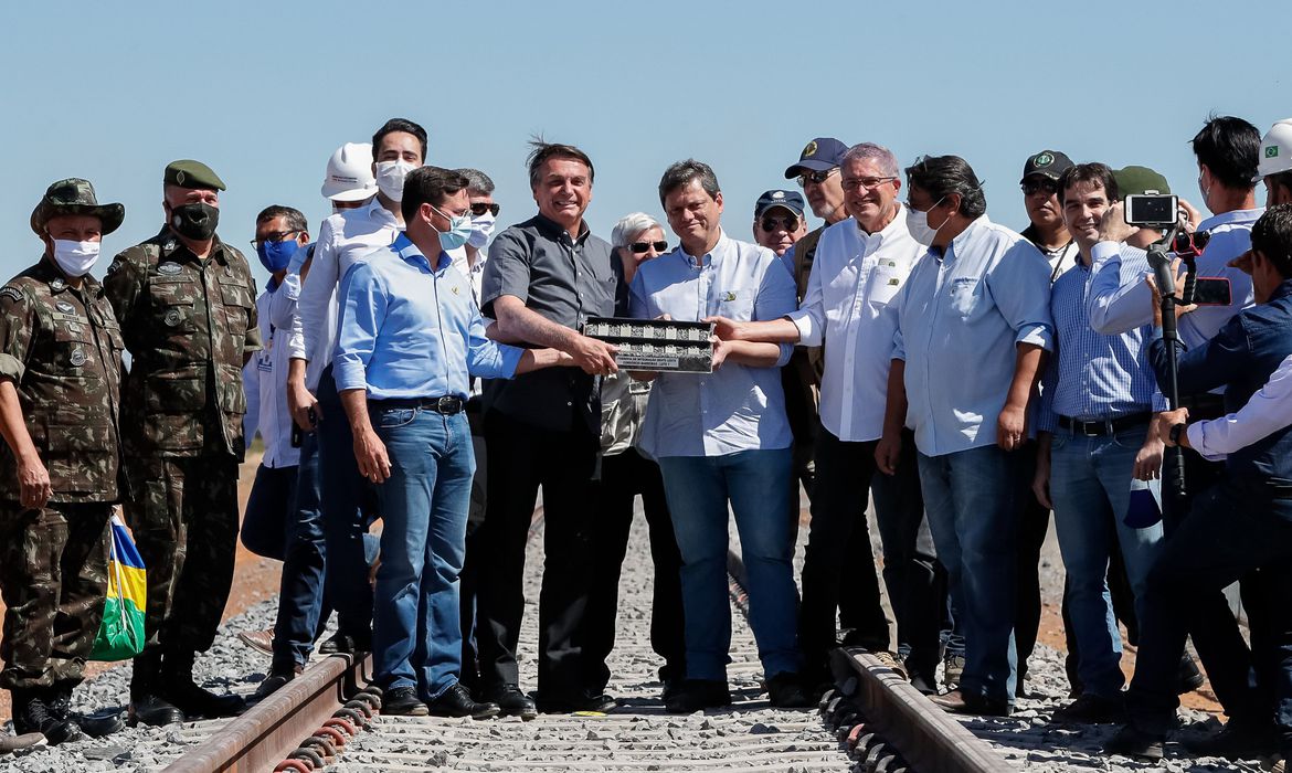 Governo anuncia que Exército vai construir ferrovia na Bahia