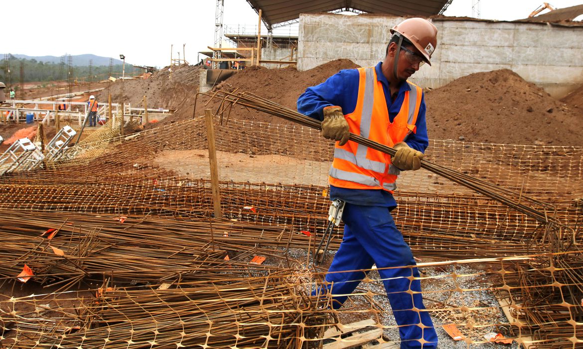 Emprego na construção civil é o maior para setembro em oito anos