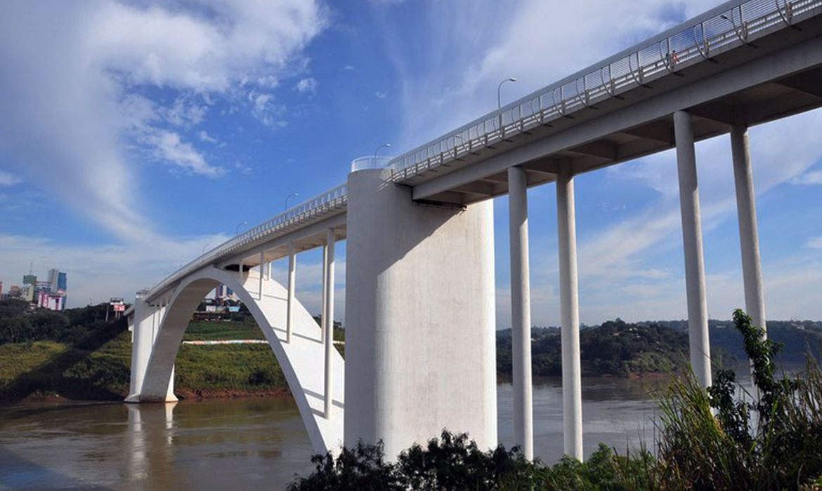 Ponte entre Brasil e Paraguai foi reaberta após quase seis meses