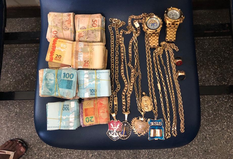 Polícia prende traficante carioca com que transportava R$ 61,3 mil
