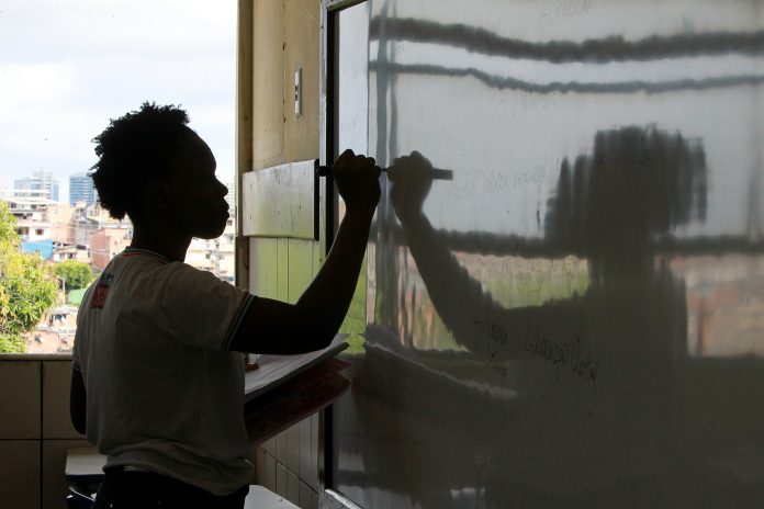 Governo prorroga suspensão de aulas na Bahia até 2 de dezembro