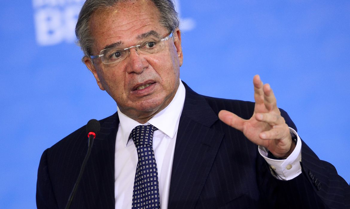 Ministro diz que Brasil vai perder 300 mil vagas de trabalho este ano