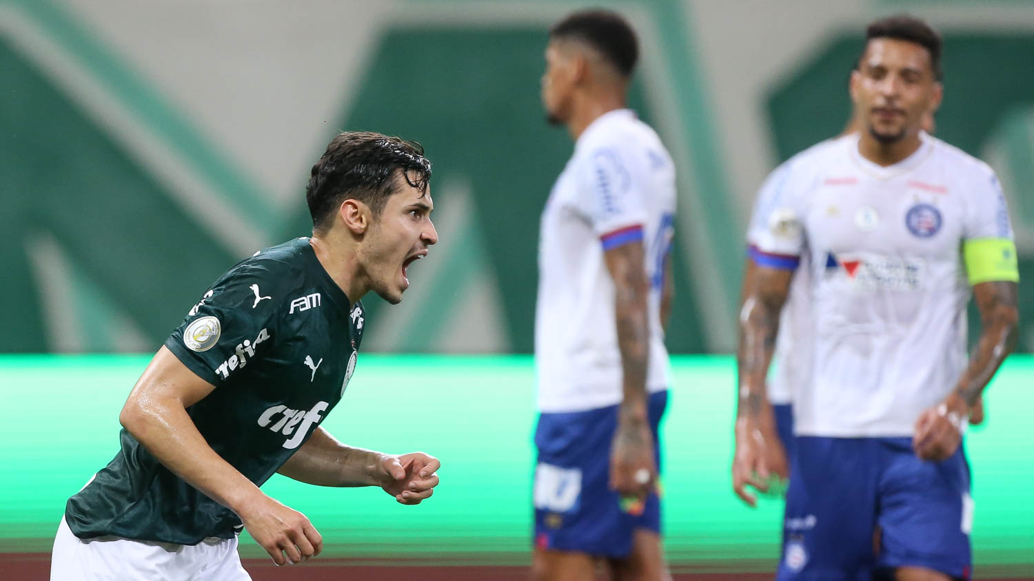 Palmeiras goleia Bahia; tricolor cada vez mais perto do rebaixamento