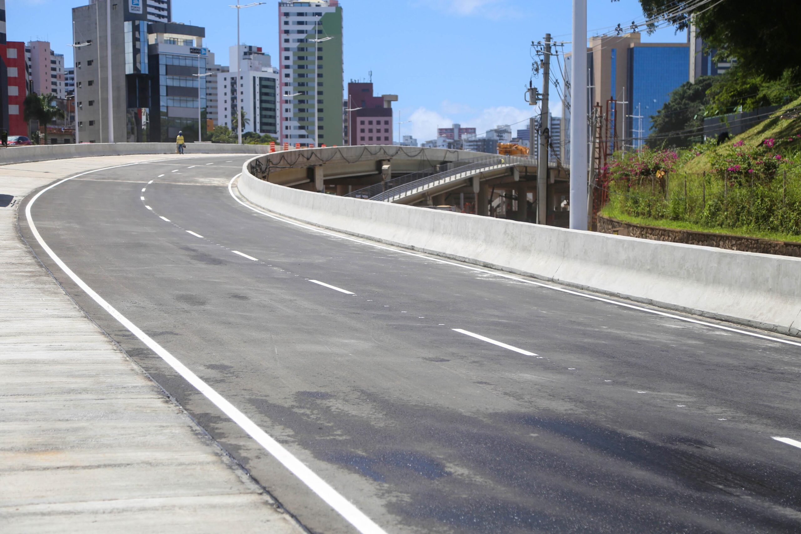 Materiais elétricos são furtados em viaduto do BRT