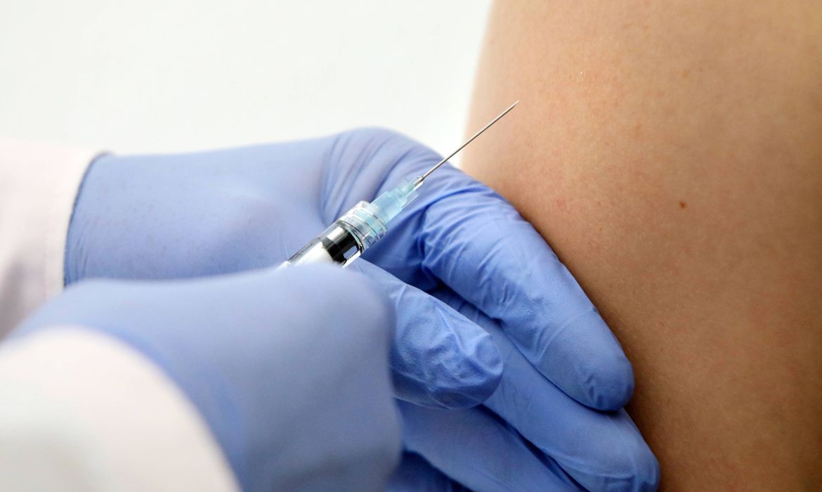 Anvisa aprova a importação de 2 milhões de doses de vacina contra a Covid-19